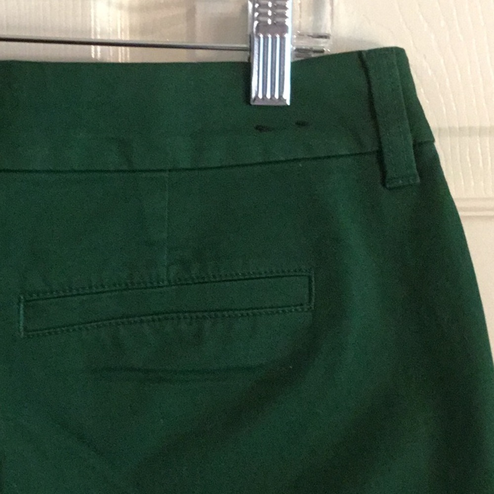 J. Crew Women’s Flat Front Chino Shorts in Emerald Green - Picture 8 of 9